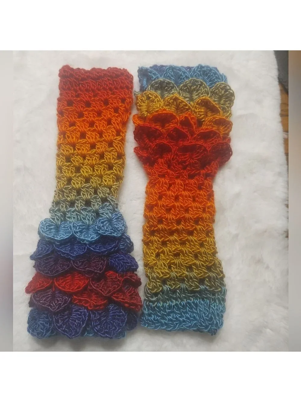 Just in! Handmade Dragonscale Fingerless Texting Gloves Bright Beautiful Rainbow